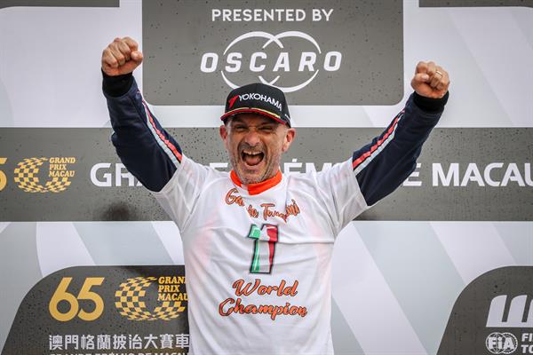 Gabriele Tarquini è campione FIA WTCR 2018
