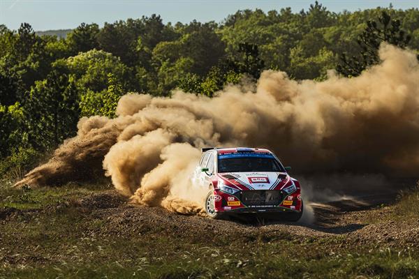 Buon esordio per Paddon e BRC Racing Team al Rally di Ungheria