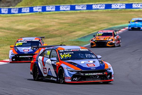 Mikel Azcona, Néstor Girolami and Norbert Michelisz assemble for first international-level TCR event to take place in the USA