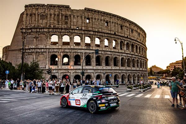 Paddon e BRC Racing mantengono la leadership dell'ERC dopo il Rally di Roma