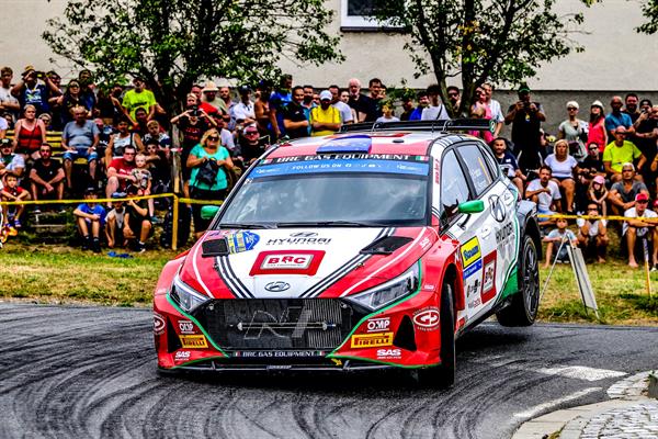 Paddon estende il suo vantaggio nella classifica ERC al termine del rally in Repubblica Ceca