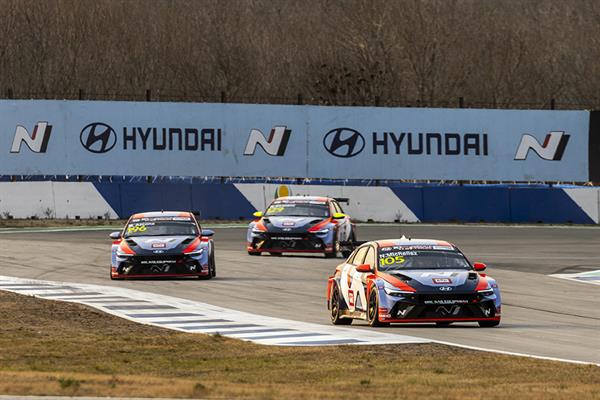 BRC Hyundai N Squadra Corse fa tappa a Zhuzhou per il Round 6 del FIA TCR World Tour